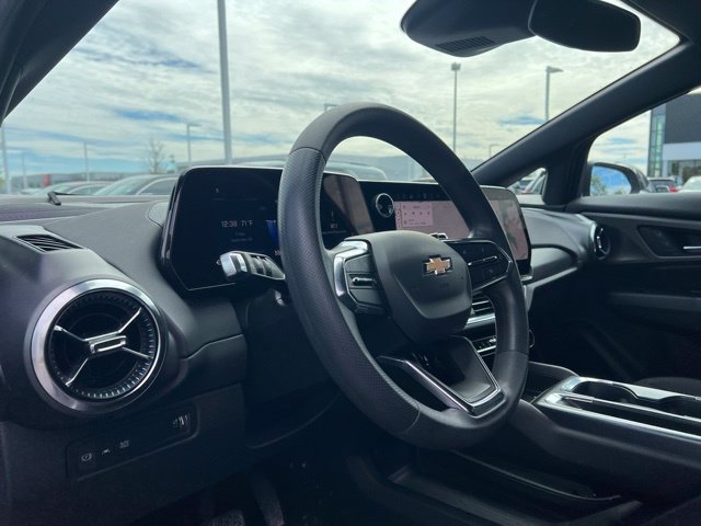Used 2025 Chevrolet Equinox EV LT FWD image 9
