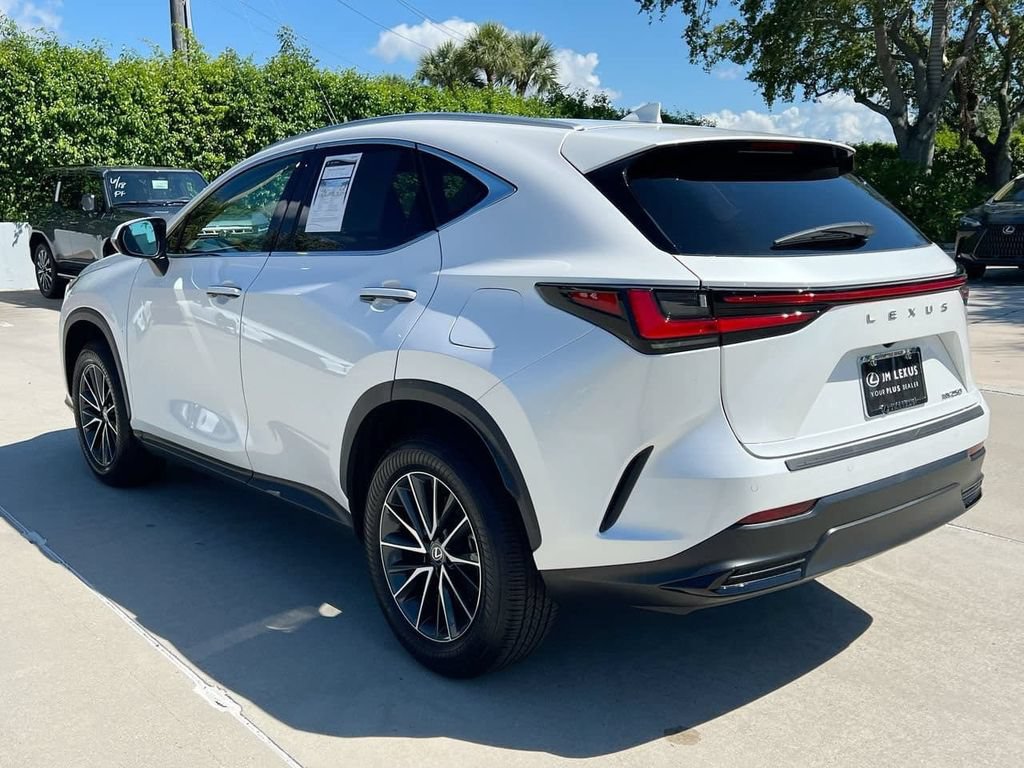 Certified 2025 Lexus NX 250 FWD w/ Towing Package (2000 Lbs) image 5