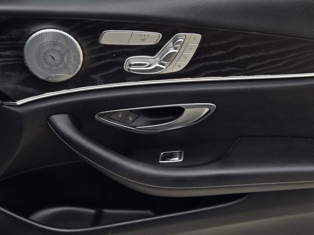 Used 2017 Mercedes-Benz E 300 image 8