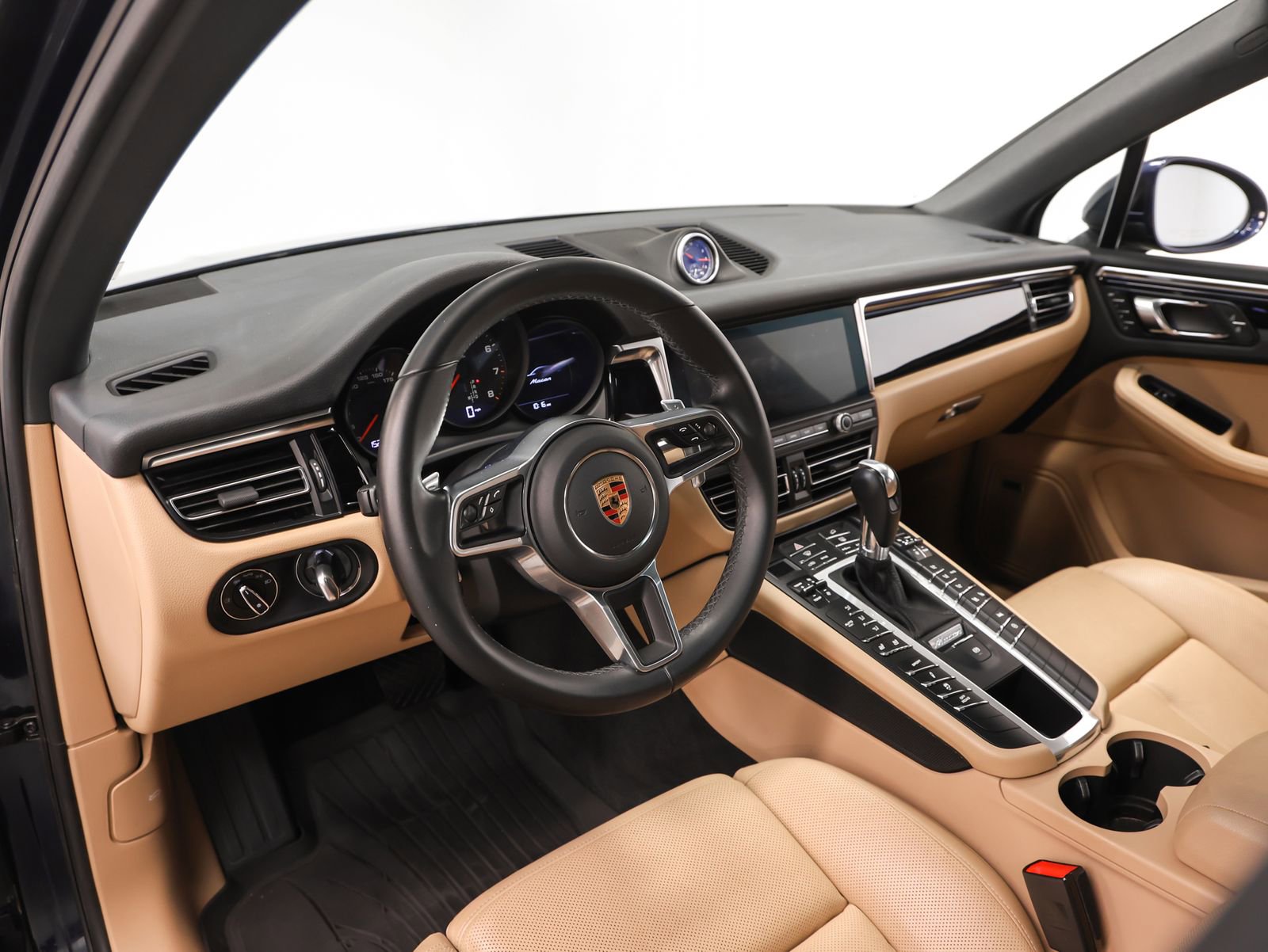 Used 2020 Porsche Macan image 4