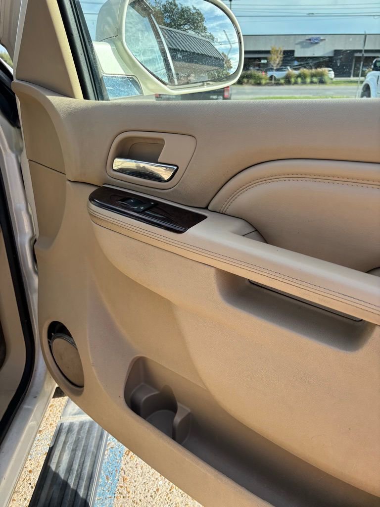 Used 2012 Cadillac Escalade ESV Luxury image 21