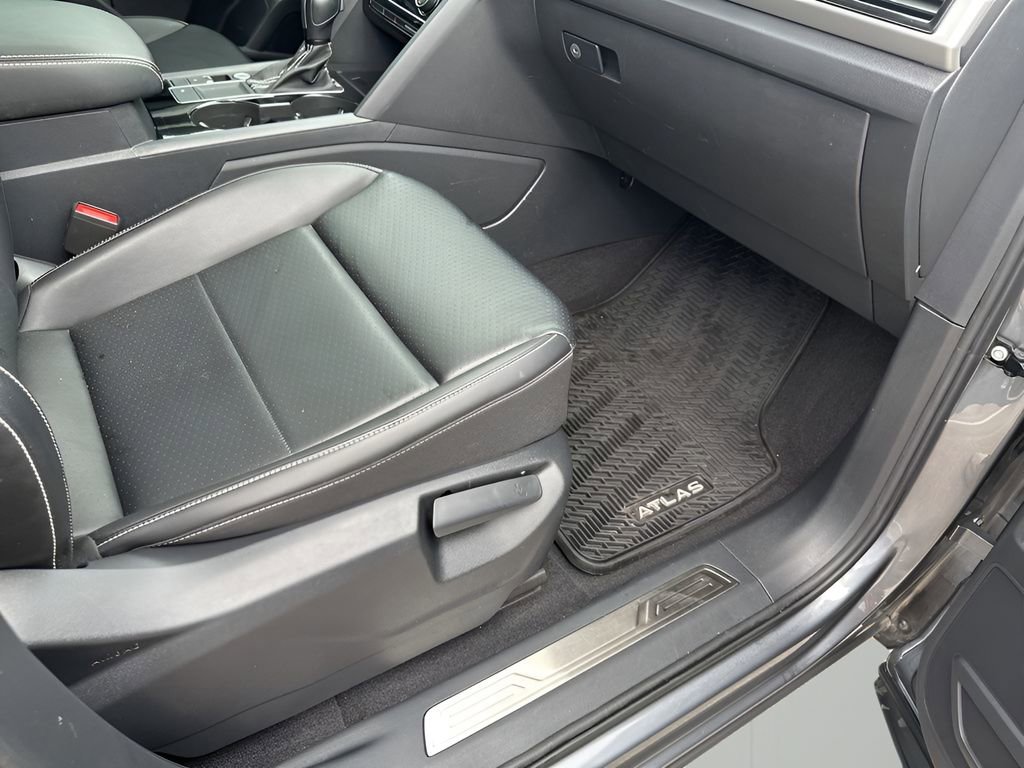 Used 2022 Volkswagen Atlas SE image 16