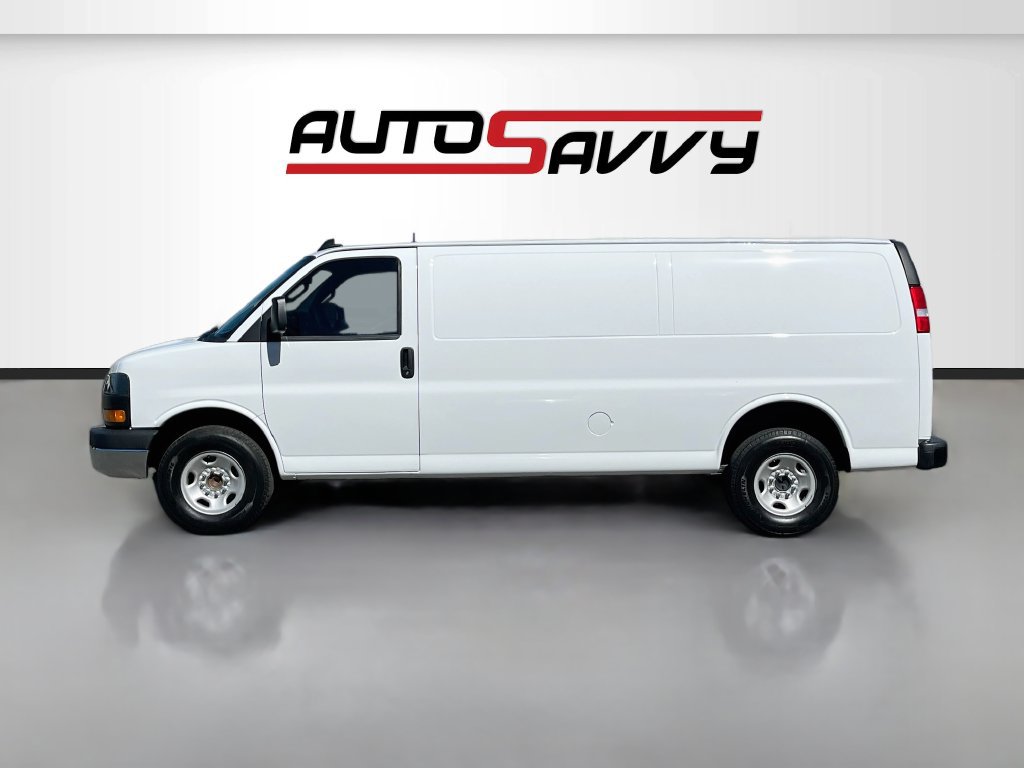 Used 2025 GMC Savana 3500 Extended w/ Driver Convenience Package RWD image 4