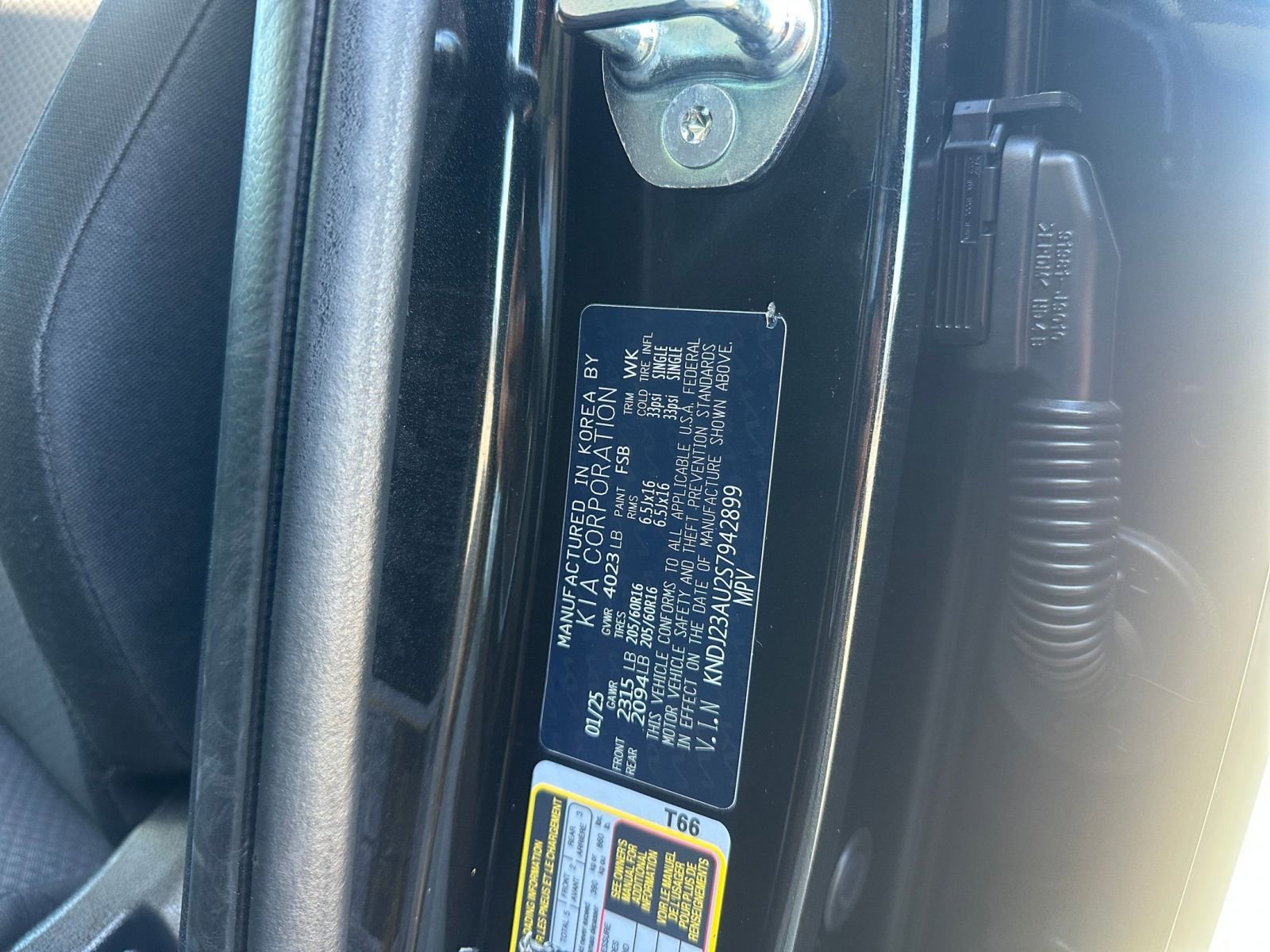Used 2025 Kia Soul LX w/ LX Technology Package FWD image 29