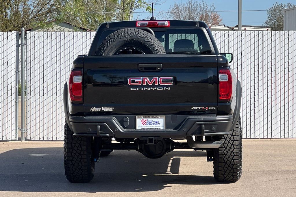 New 2026 GMC Canyon AT4X w/ AT4X AEV Edition AWD/4WD image 5