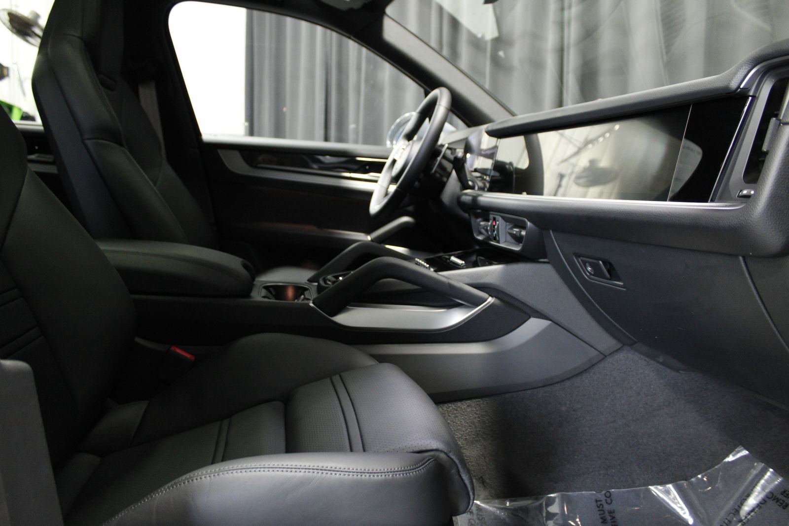New 2026 Porsche Cayenne E-Hybrid AWD/4WD image 32