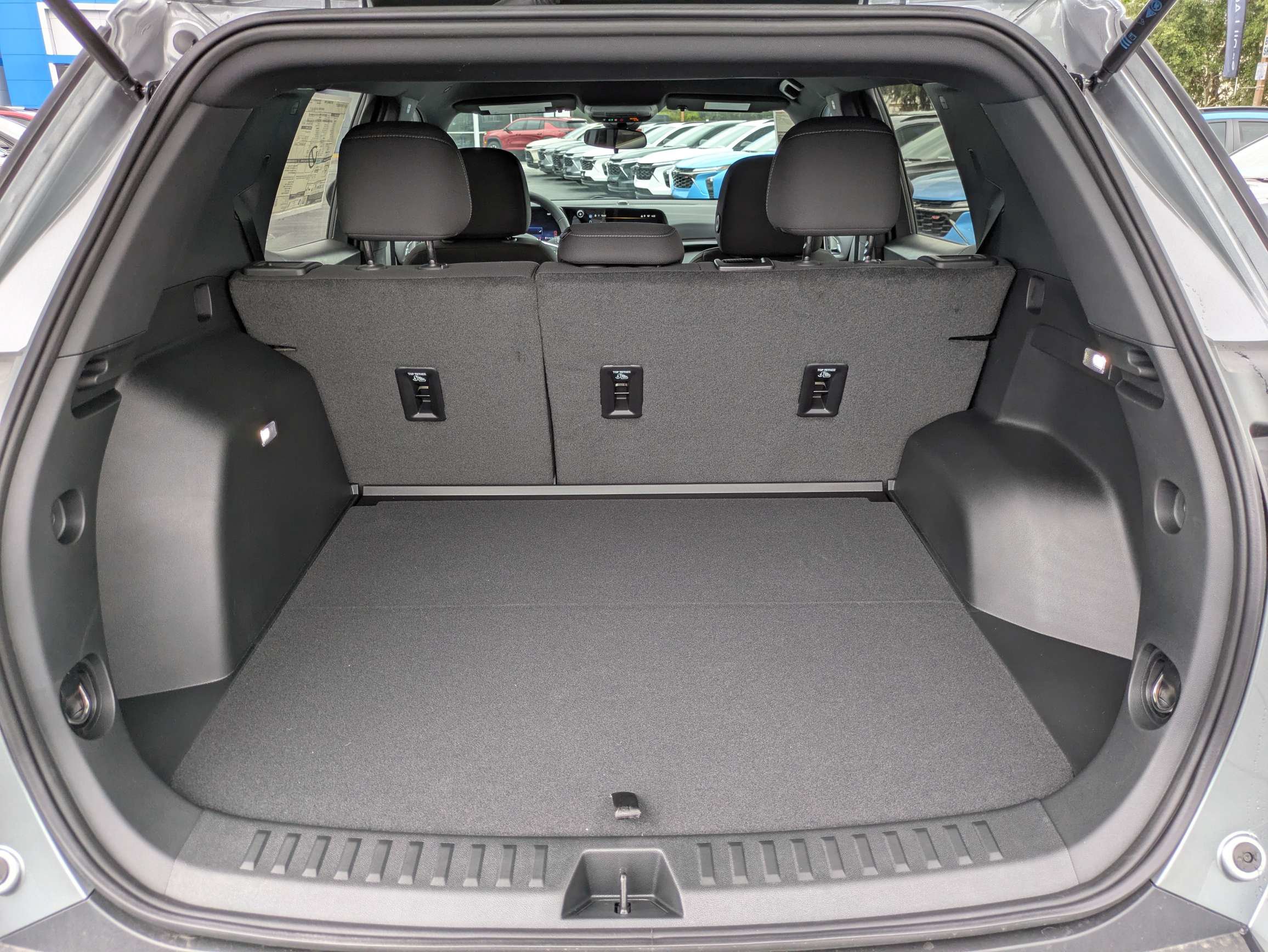 New 2027 Chevrolet Equinox LT FWD image 7