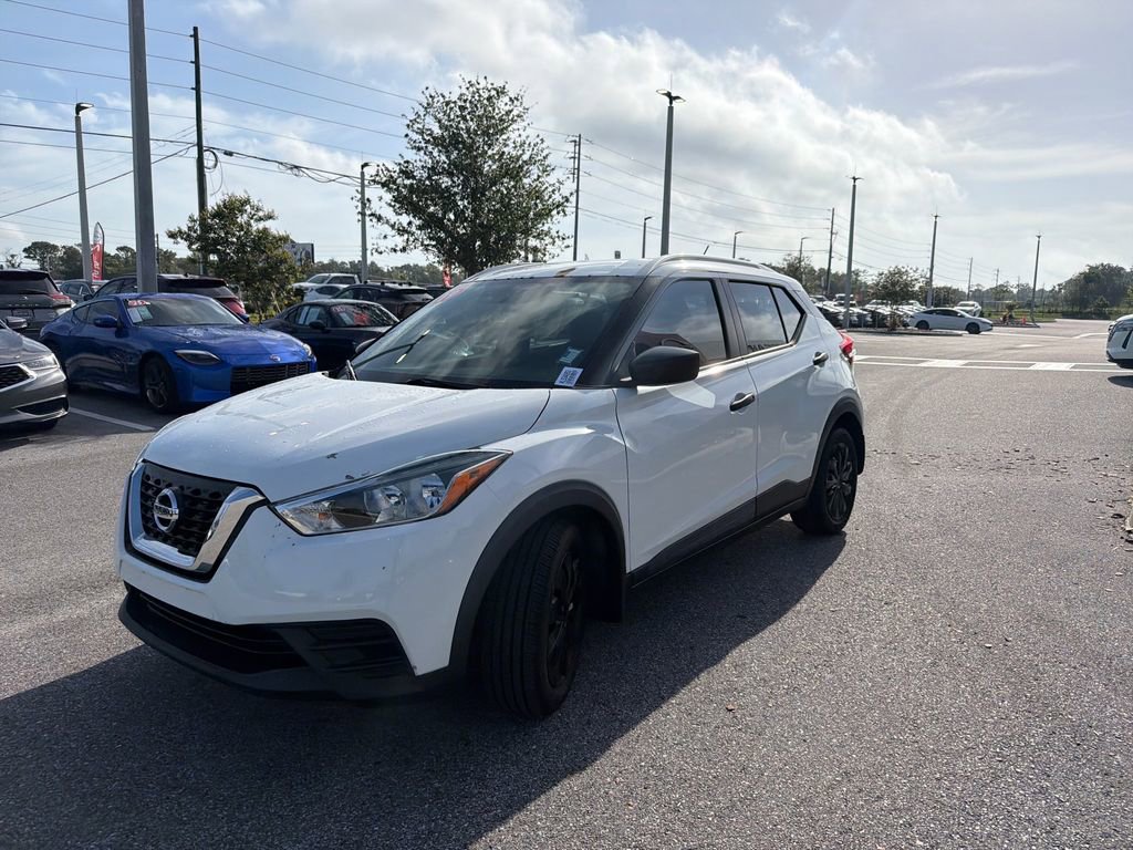 Used 2019 Nissan Kicks S w/ Exterior Electronics Package FWD image 3