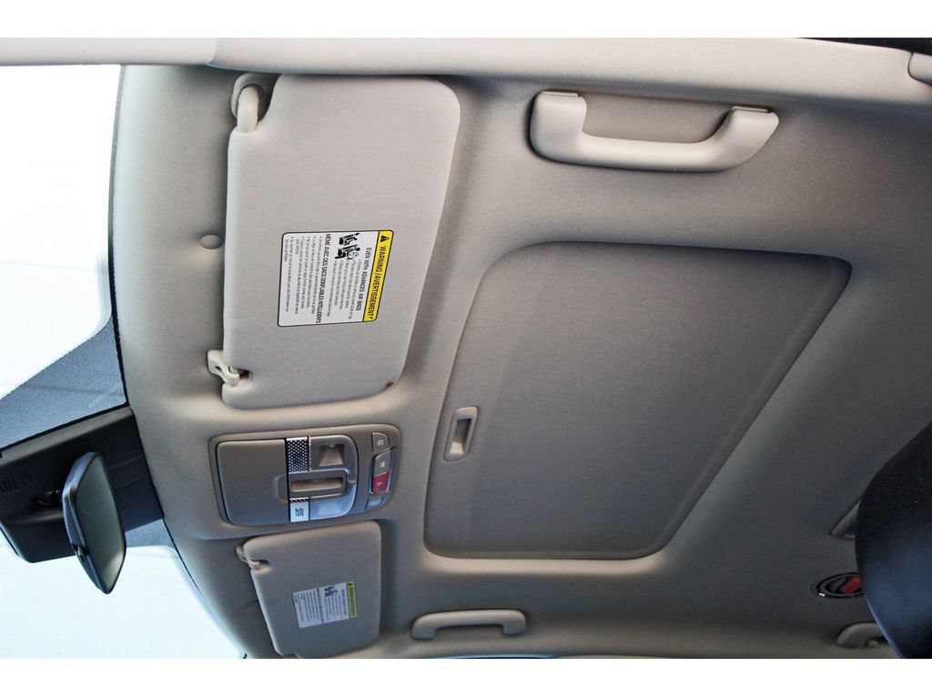 Used 2025 Kia Telluride S FWD image 26
