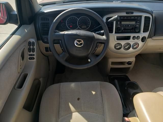 Used 2004 MAZDA Tribute LX w/ Luxury Pkg AWD/4WD image 16