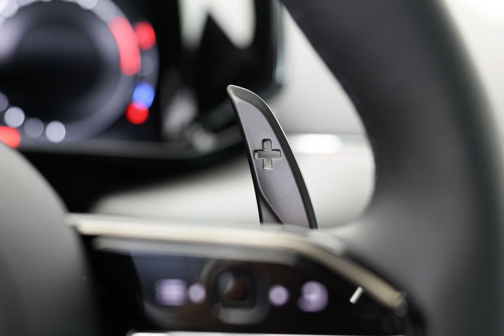 Used 2025 Aston Martin V8 Vantage Coupe image 36