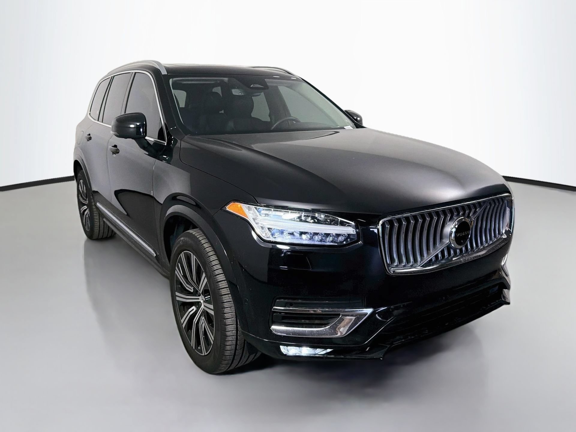 Certified 2023 Volvo XC90 B6 Plus w/ Protection Package Premier AWD/4WD image 3