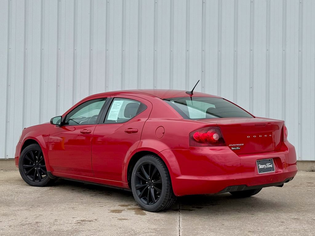 Used 2014 Dodge Avenger SE image 4