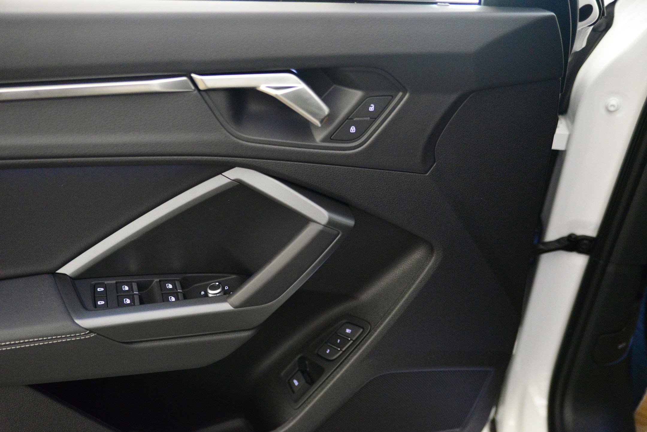 New 2025 Audi Q3 2.0T Premium image 10