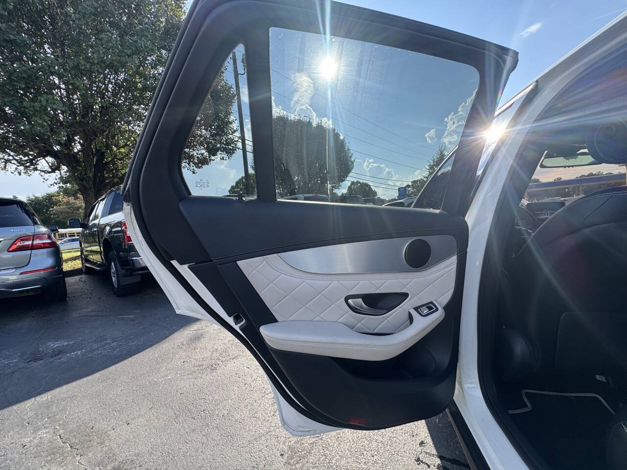 Used 2019 Mercedes-Benz GLC 300 image 14