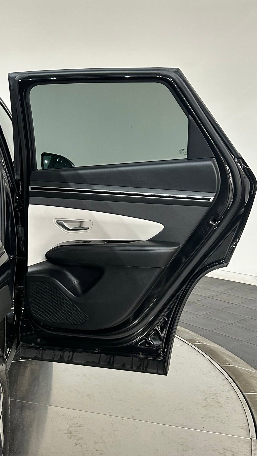 Used 2023 Hyundai Tucson Limited image 56