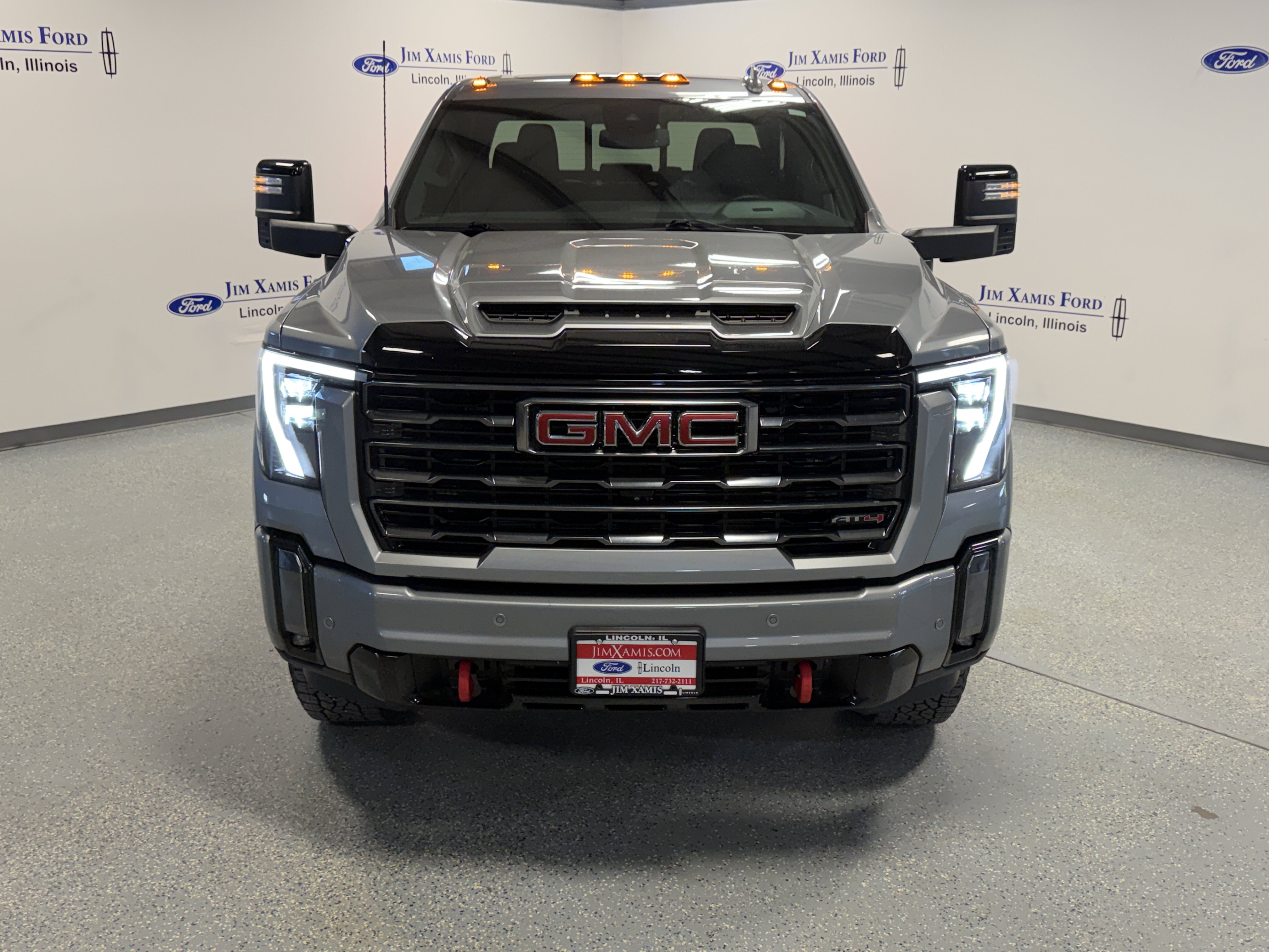 Used 2024 GMC Sierra 2500 AT4 w/ AT4 Preferred Package AWD/4WD image 2