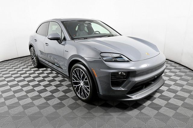 Certified 2025 Porsche Macan Electric image 27