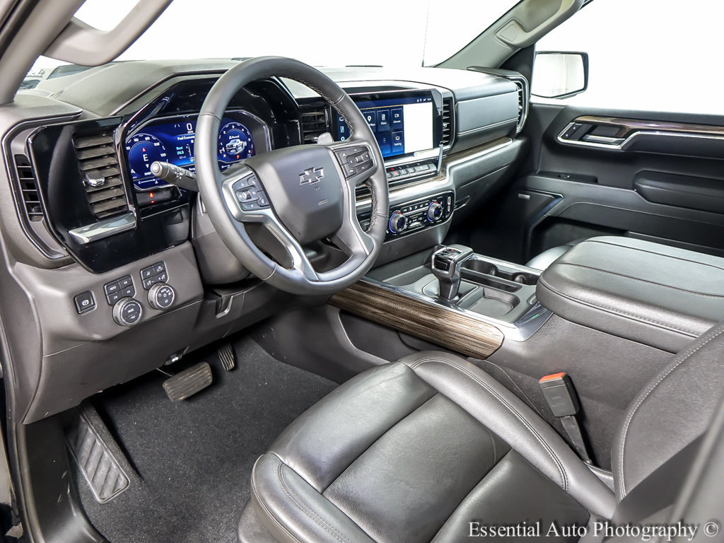 Used 2025 Chevrolet Silverado 1500 LT Trail Boss w/ LT Trail Boss Premium Package AWD/4WD image 11