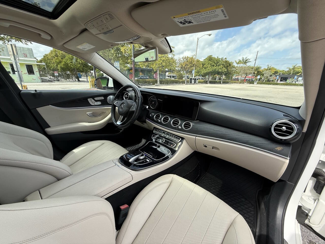 Used 2017 Mercedes-Benz E 300 4MATIC image 28