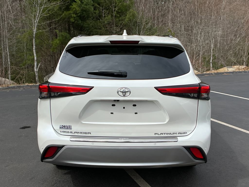 Used 2020 Toyota Highlander Platinum image 4