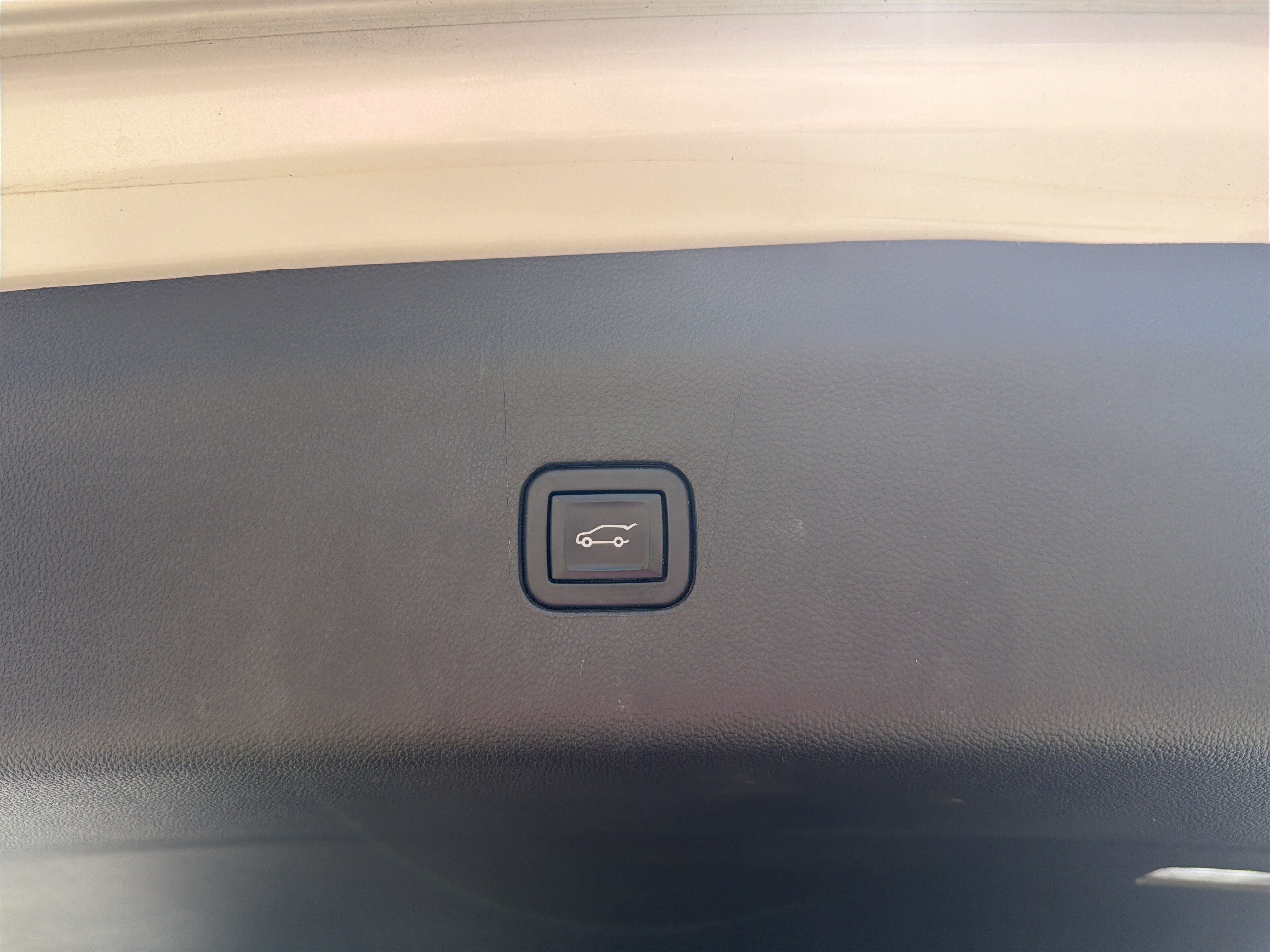 Used 2022 Buick Enclave Avenir FWD image 30
