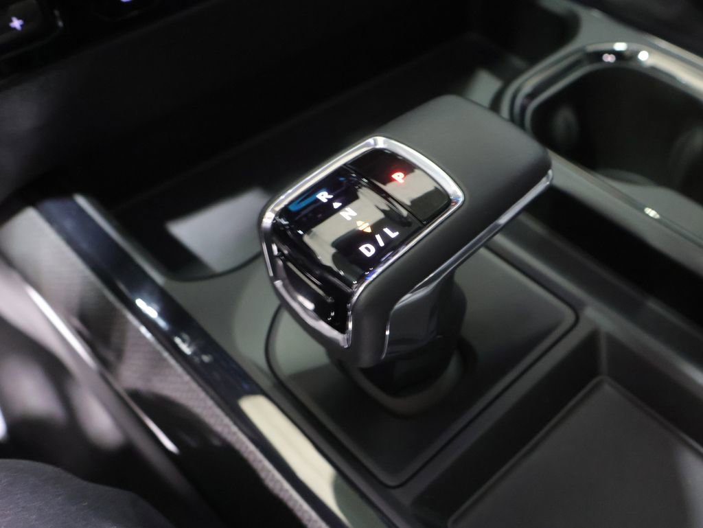 Used 2024 Chevrolet Silverado 1500 ZR2 w/ Technology Package image 31