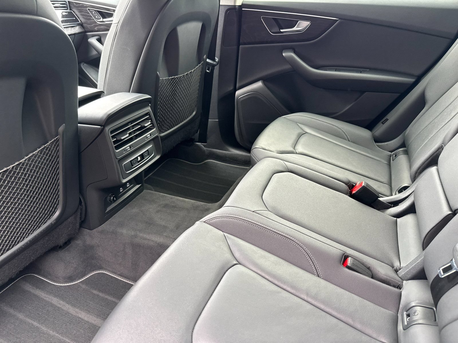 Used 2023 Audi Q8 Premium w/ Convenience Package AWD/4WD image 12