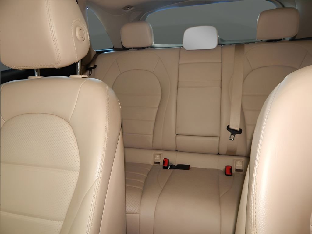 Used 2019 Mercedes-Benz GLC 300 4MATIC w/ Premium Package image 28