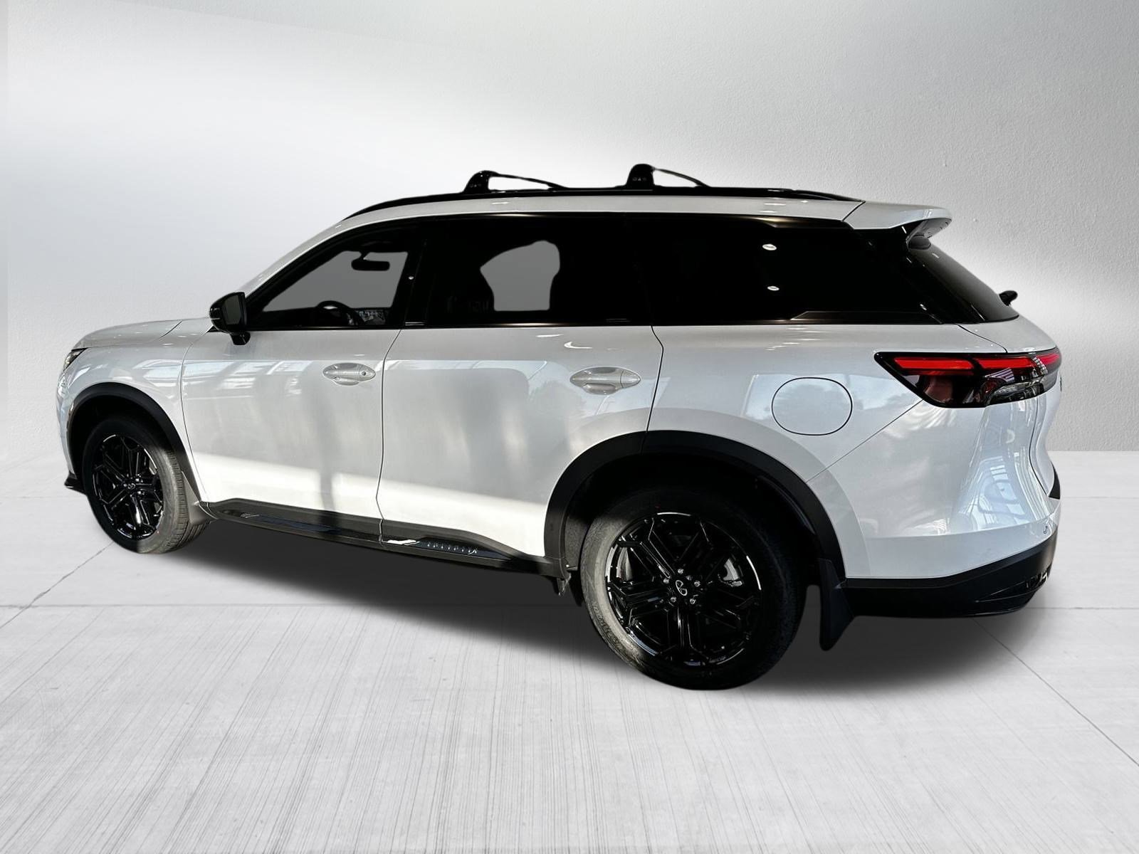 New 2026 INFINITI QX60 Luxe w/ Dark Cargo Package image 3