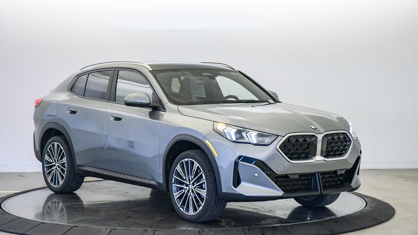 New 2026 BMW X2 xDrive28i w/ Technology Package AWD/4WD image 6