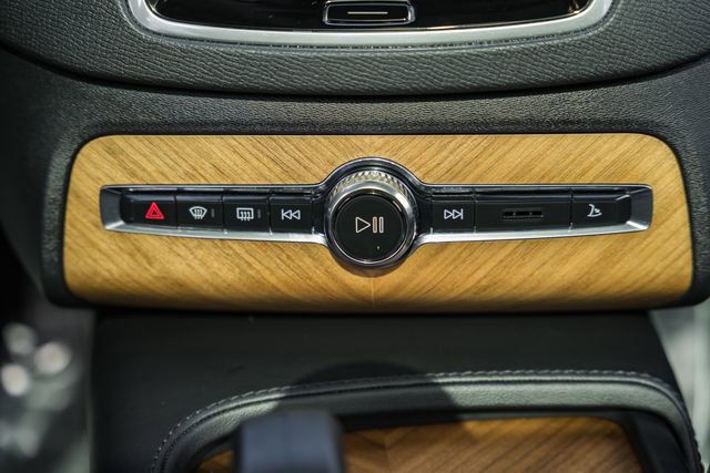 Used 2024 Volvo XC90 T8 Plus w/ Protection Package Premier image 23