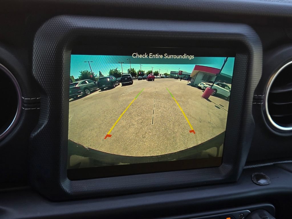Used 2021 Jeep Wrangler Unlimited Sahara w/ Cold Weather Group AWD/4WD image 18