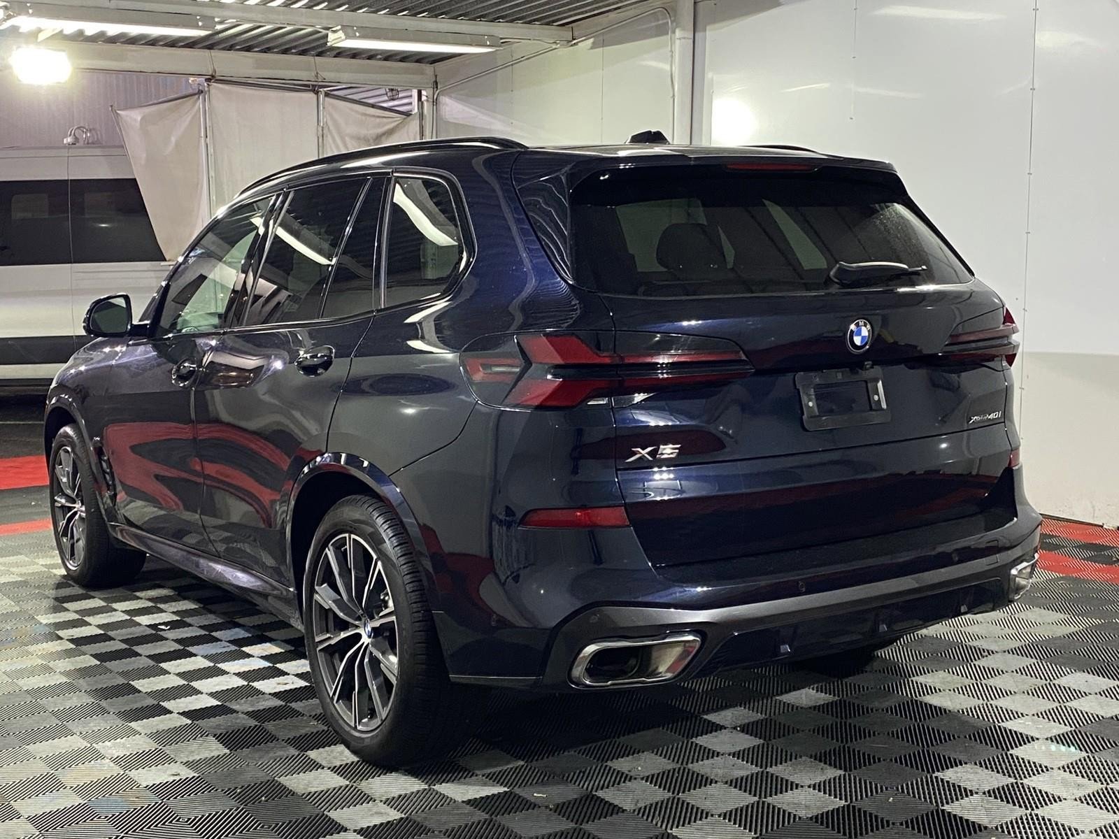 Used 2024 BMW X5 xDrive40i w/ M Sport Package image 4