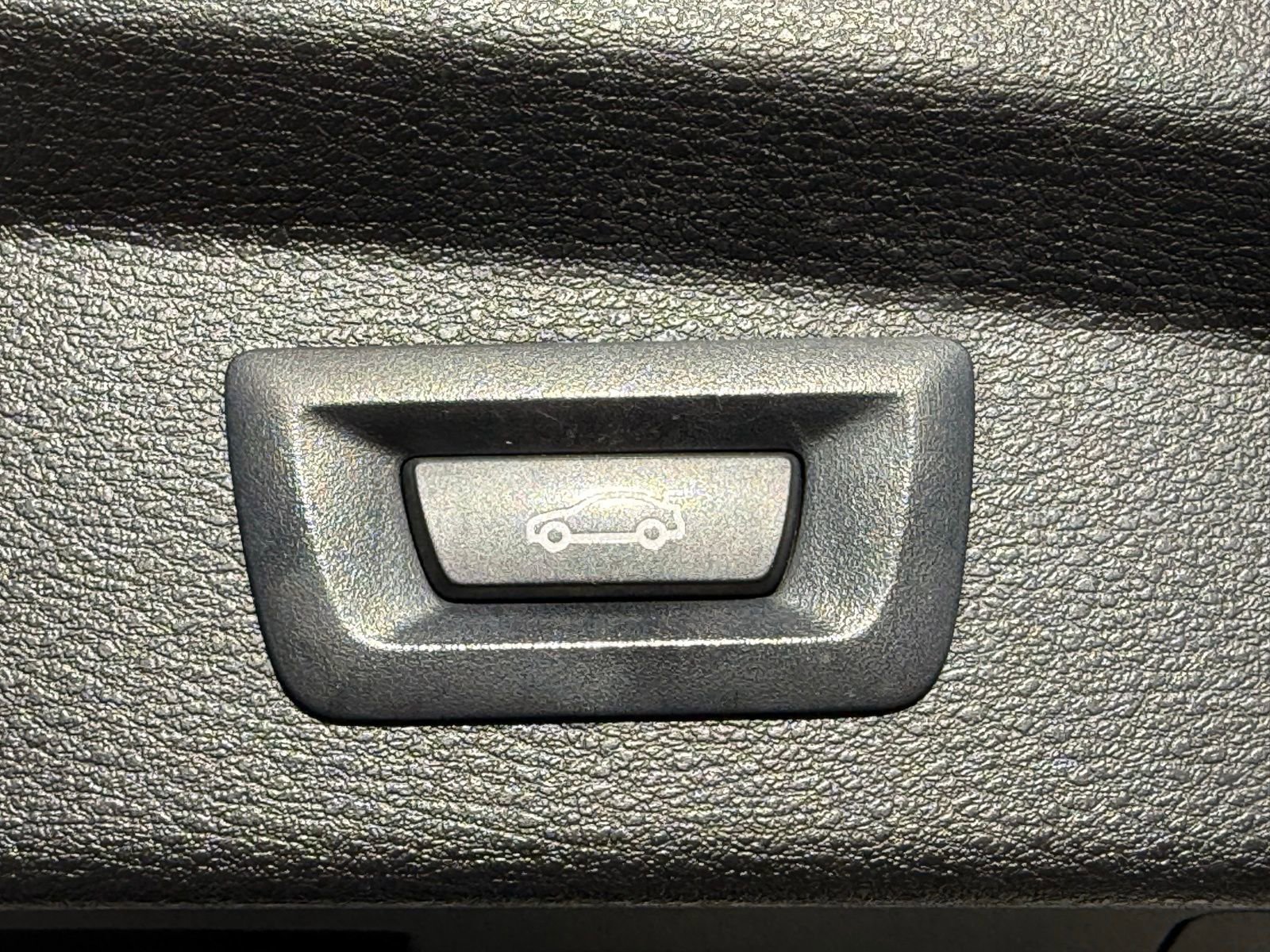 Used 2019 BMW X2 sDrive28i image 12