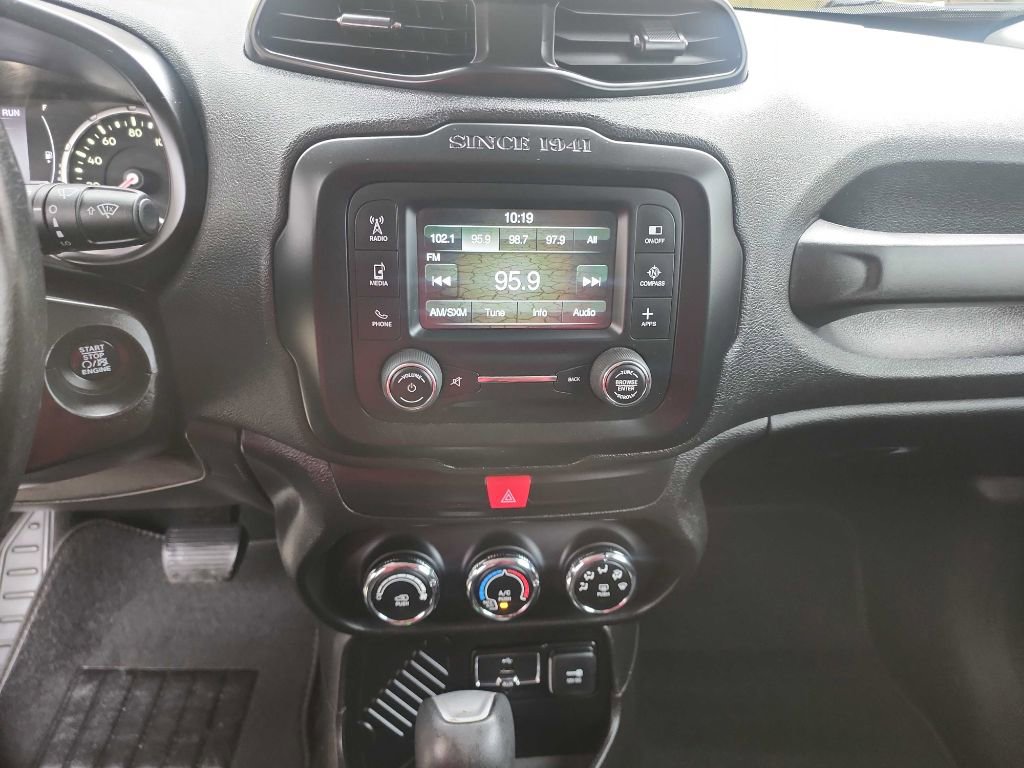 Used 2017 Jeep Renegade Latitude image 26