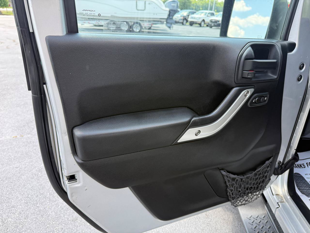 Used 2012 Jeep Wrangler Unlimited Sahara w/ Connectivity Group AWD/4WD image 8