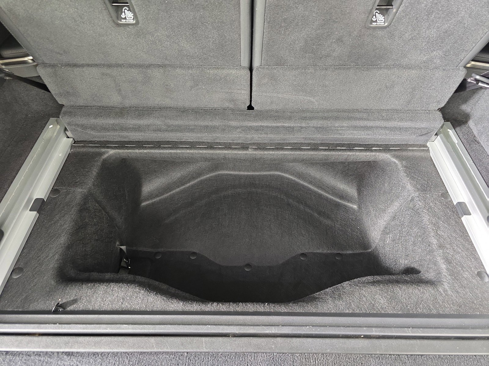 Used 2022 Rivian R1S Launch Edition image 26