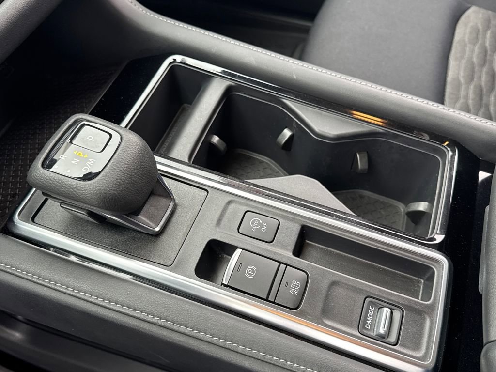 Used 2024 Nissan Pathfinder SV image 21