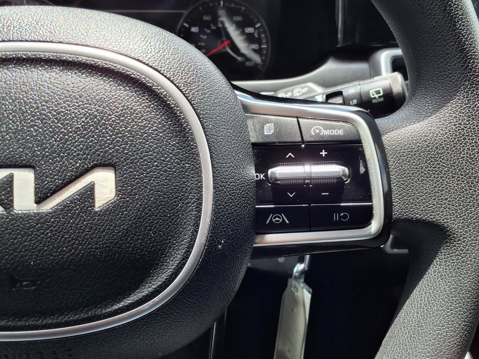 Used 2022 Kia Sorento LX FWD image 16