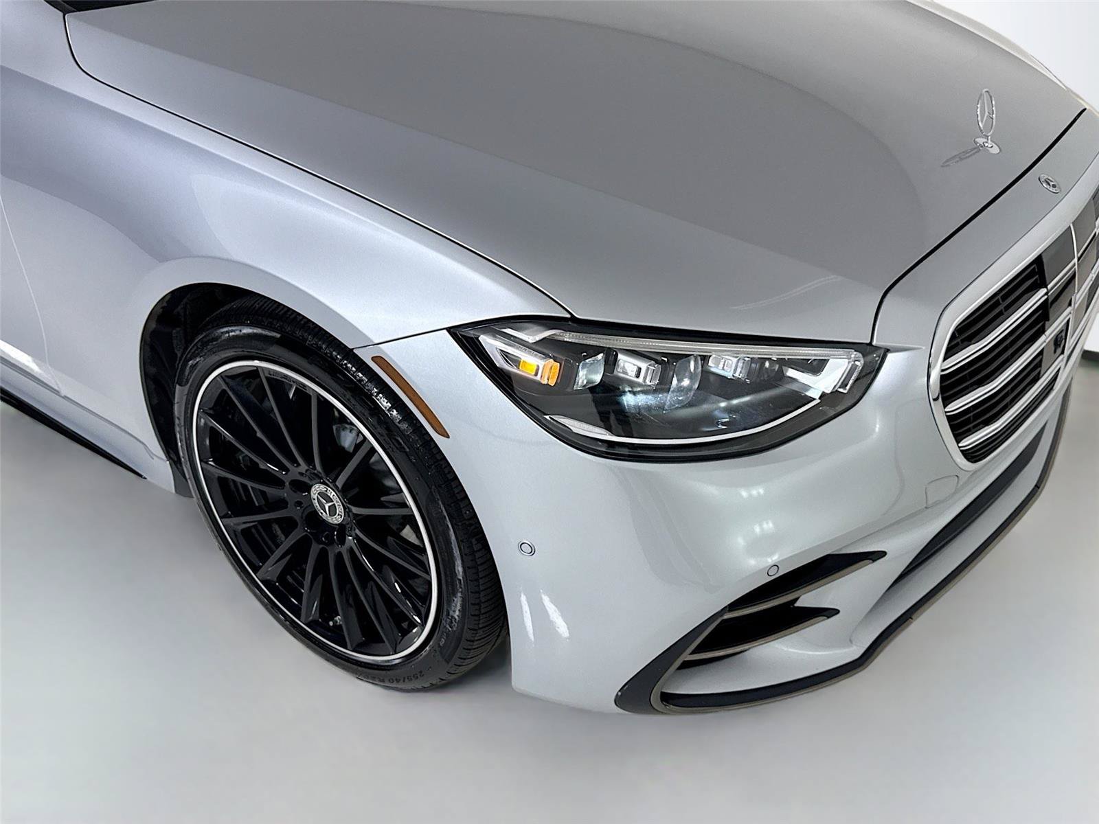 Used 2023 Mercedes-Benz S 500 4MATIC w/ AMG Line image 34