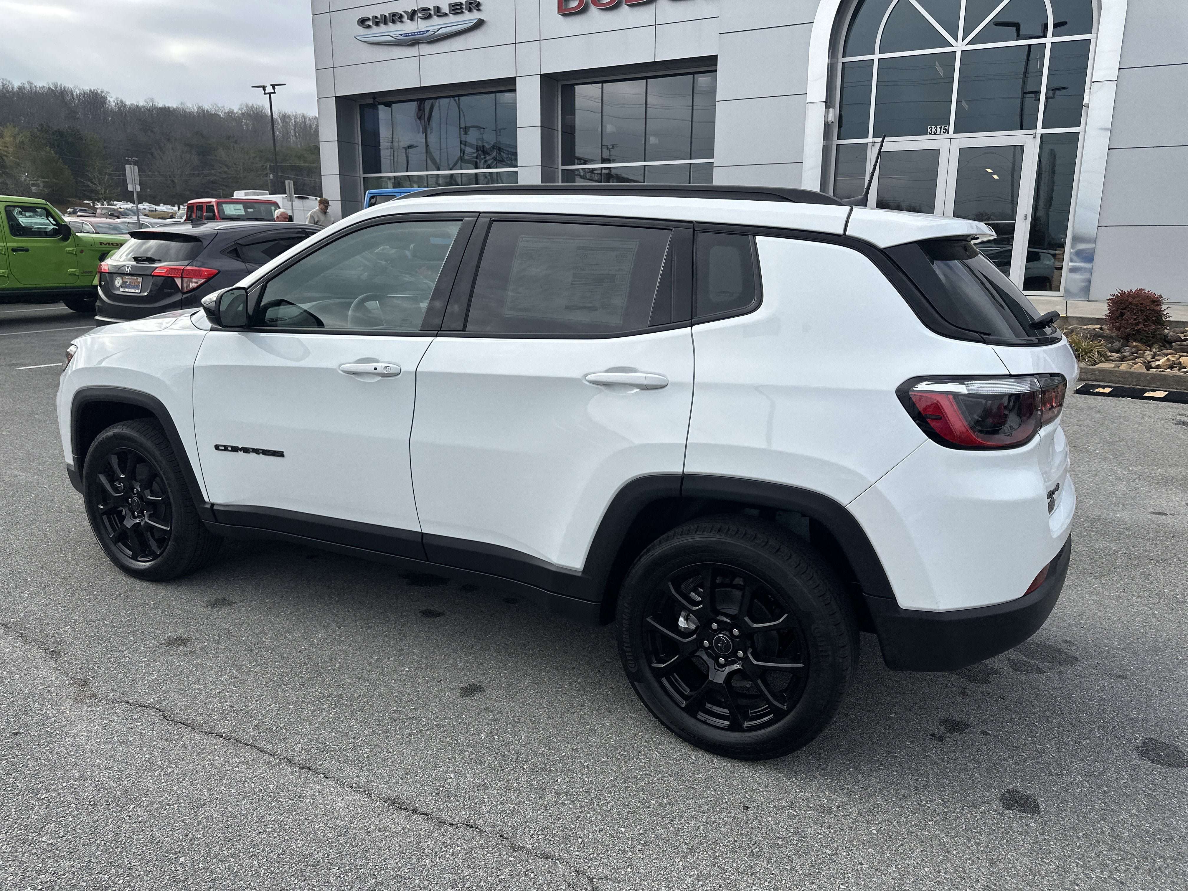 New 2026 Jeep Compass Latitude AWD/4WD image 10
