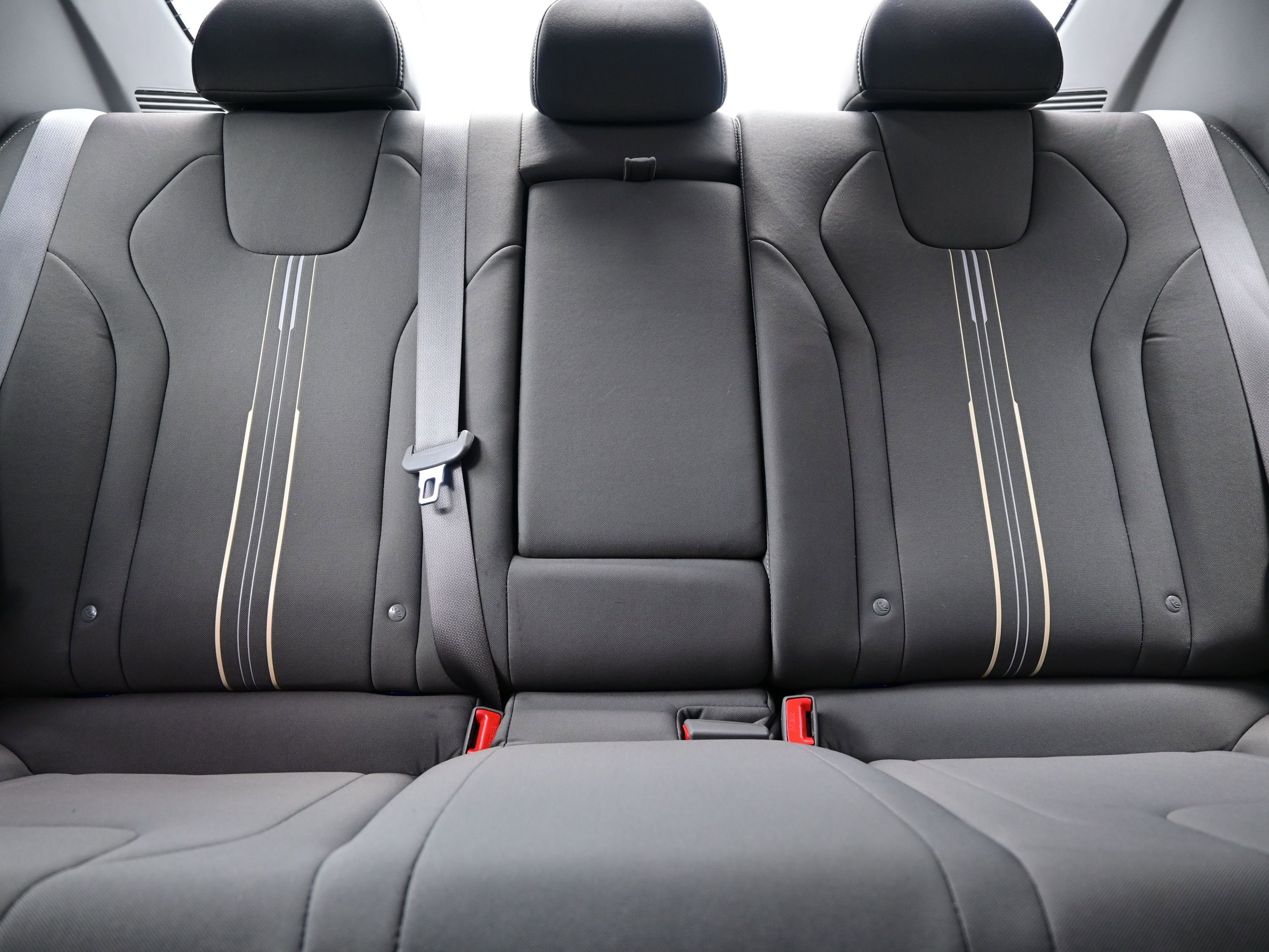 Certified 2025 Hyundai Elantra SEL image 15