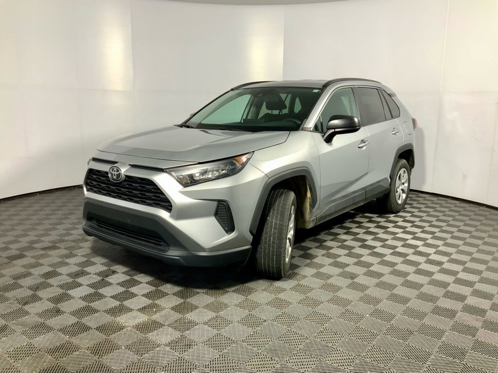 Used 2021 Toyota RAV4 LE image 7