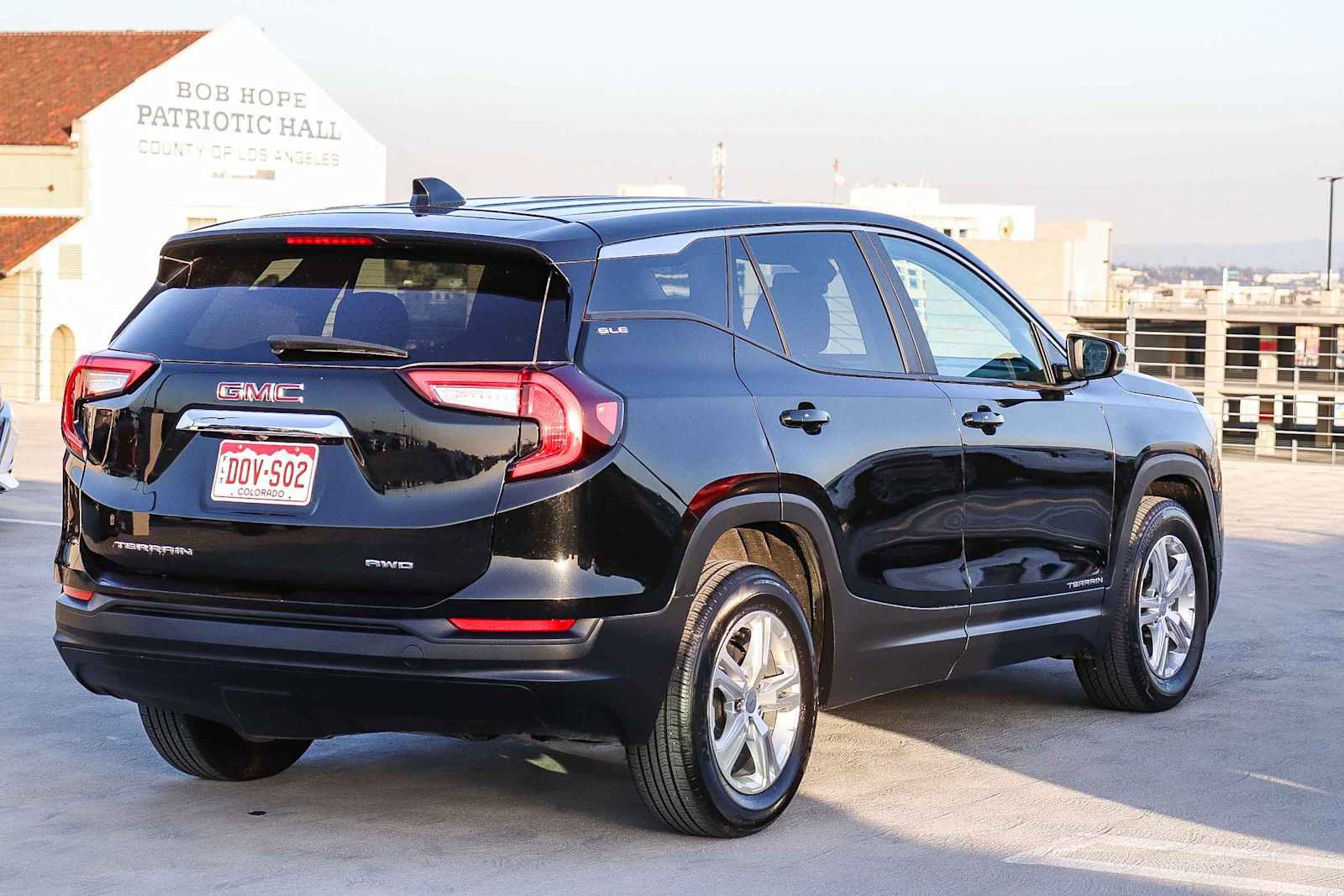 Used 2024 GMC Terrain SLE image 4