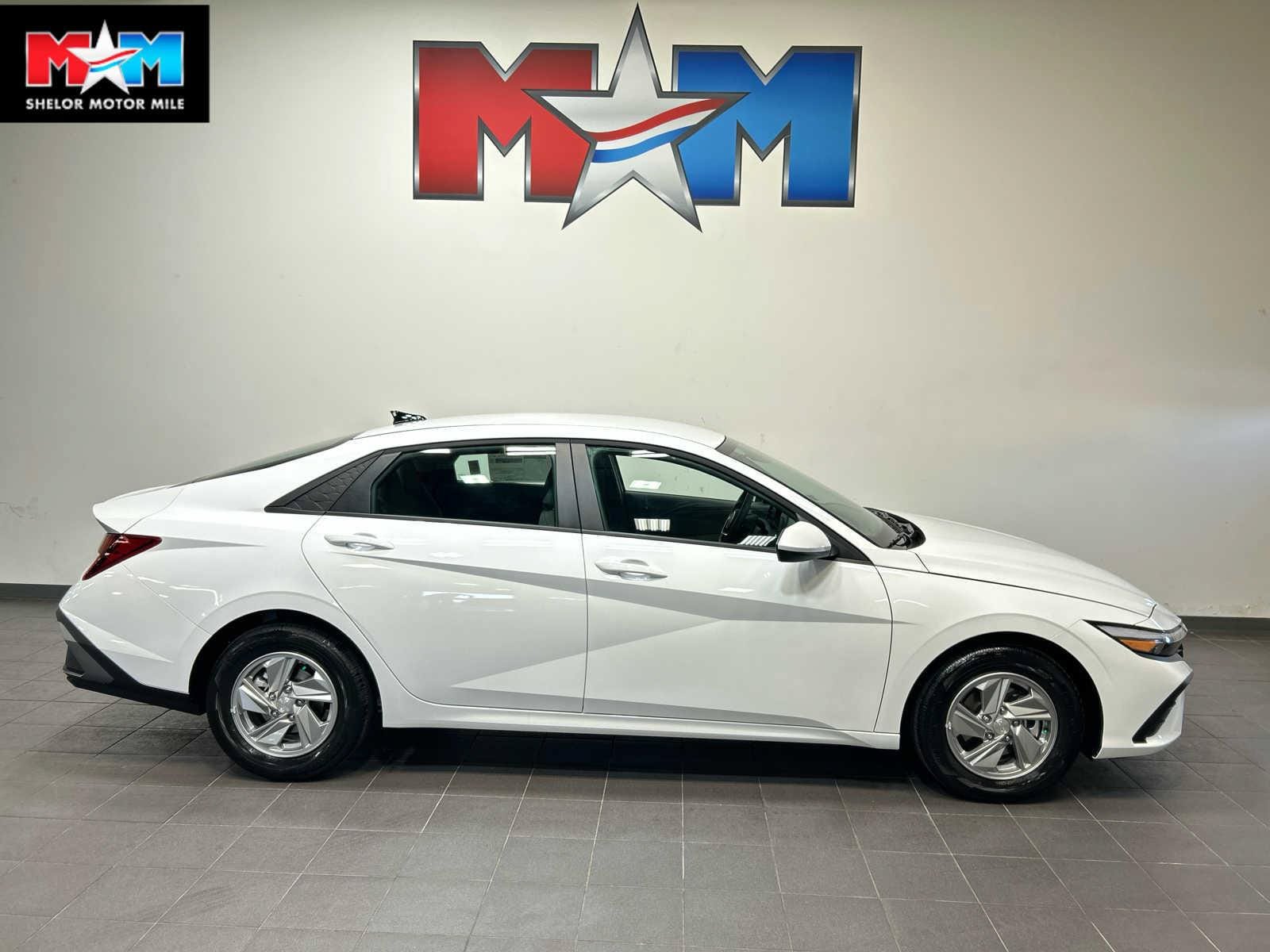 New 2026 Hyundai Elantra SE FWD image 1