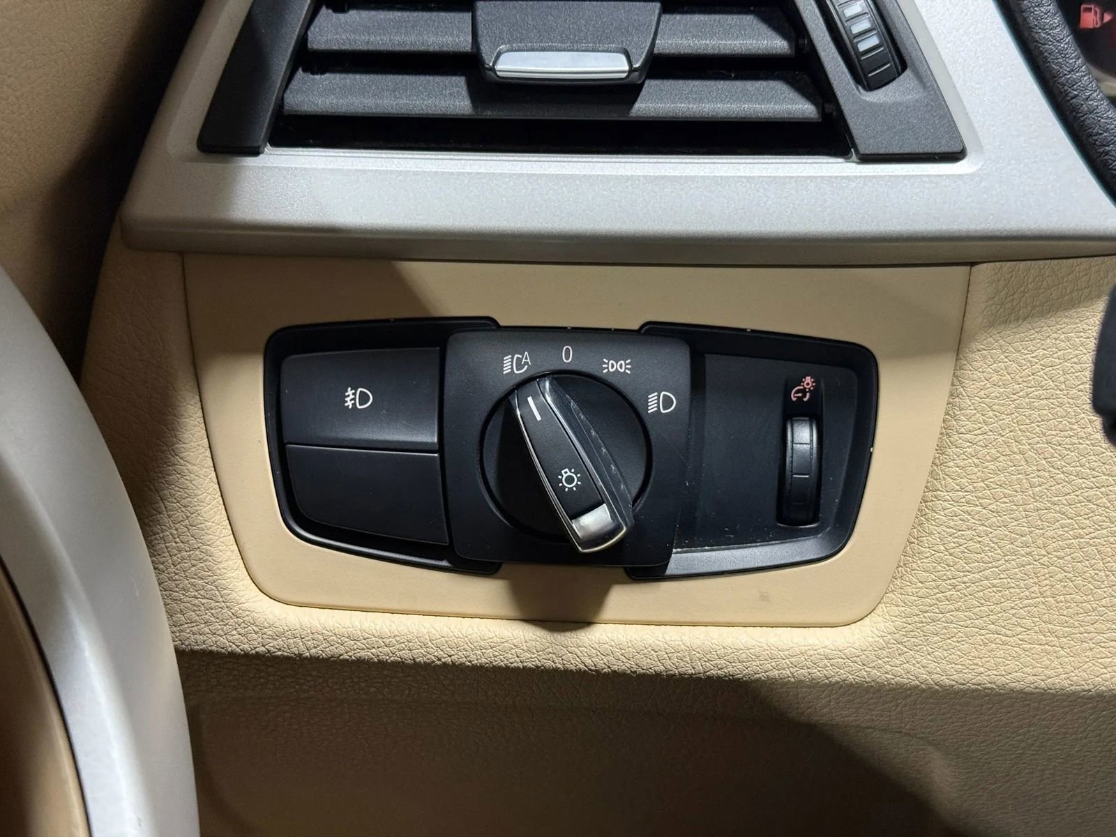 Used 2016 BMW 320i Sedan RWD image 32