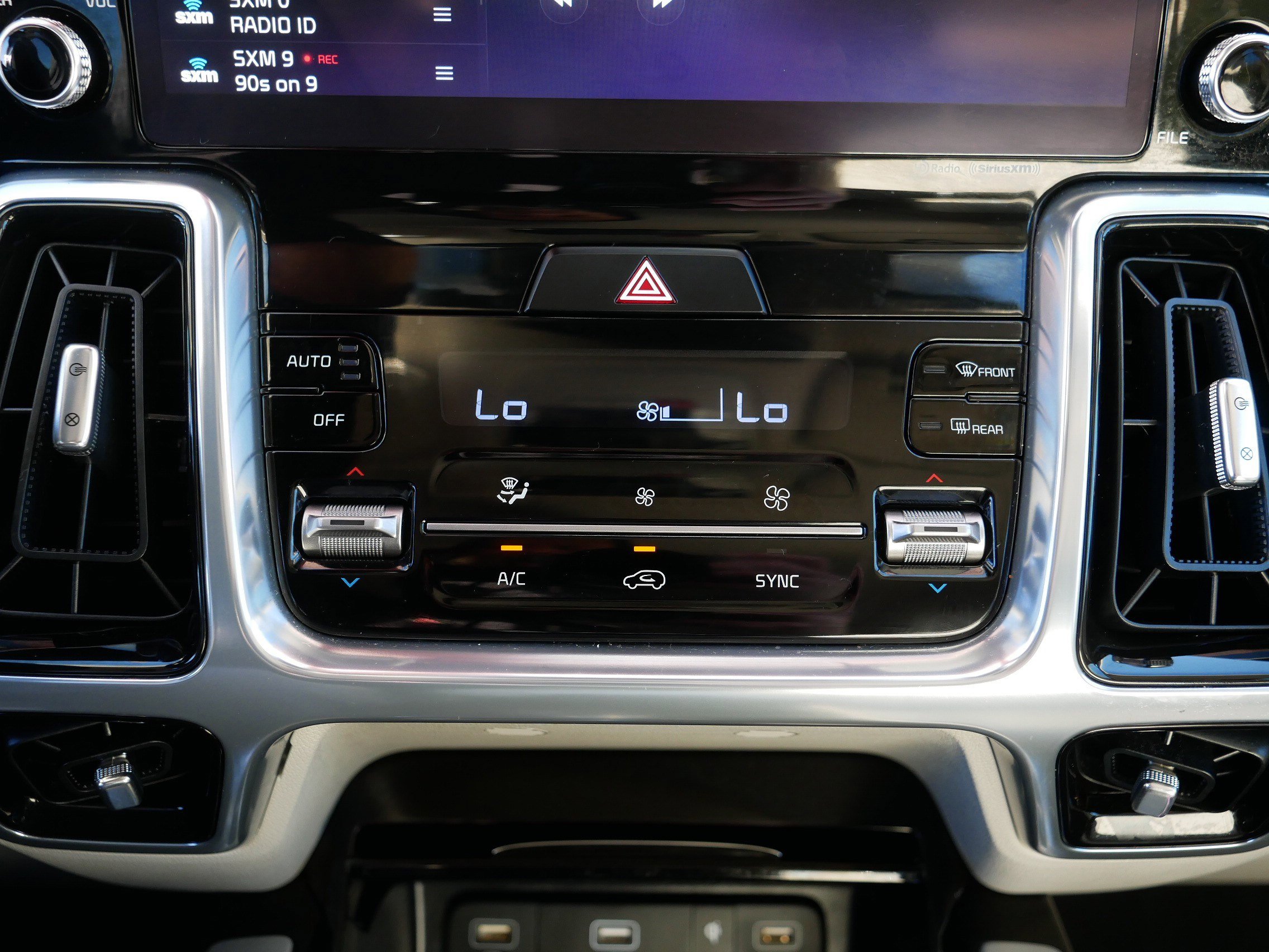 Certified 2023 Kia Sorento SX image 23