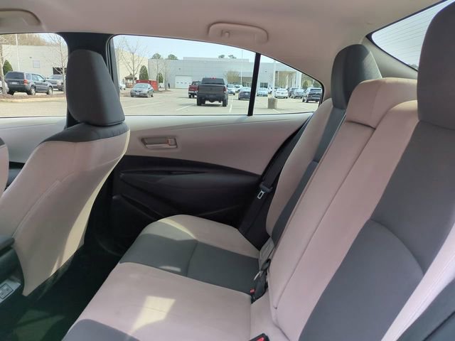 Used 2025 Toyota Corolla LE FWD image 13