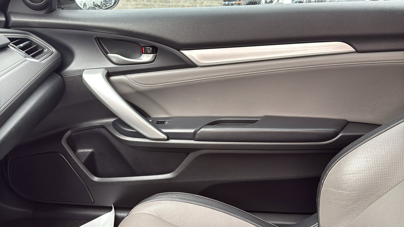 Used 2017 Honda Civic EX-L image 17